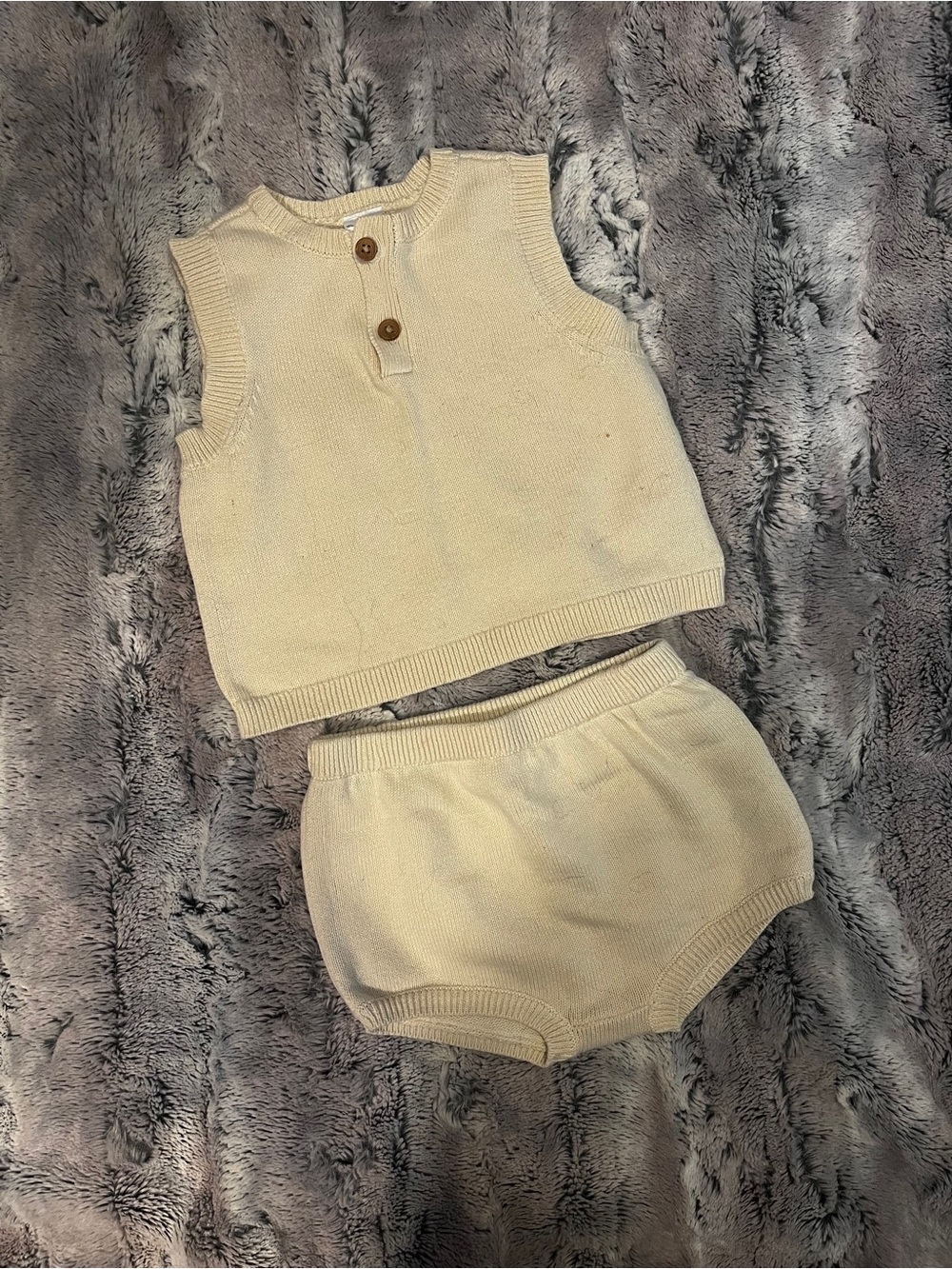 4/25$ Carter’s Neutral Cream Baby Knit Tank and Bloomers Set